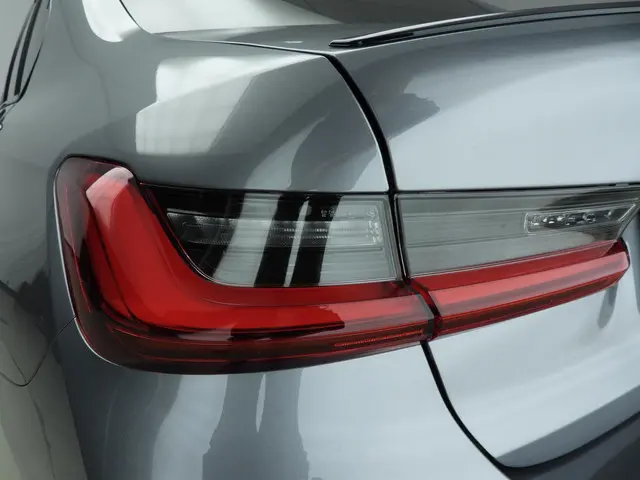 BMW 3 Serie Sedan 320e 2025 Hybride Benzine 35