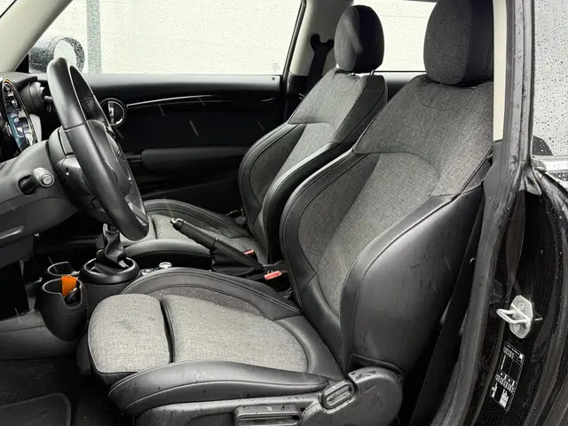 MINI Cooper One 1.5 Business Edition 2021 Benzine 6