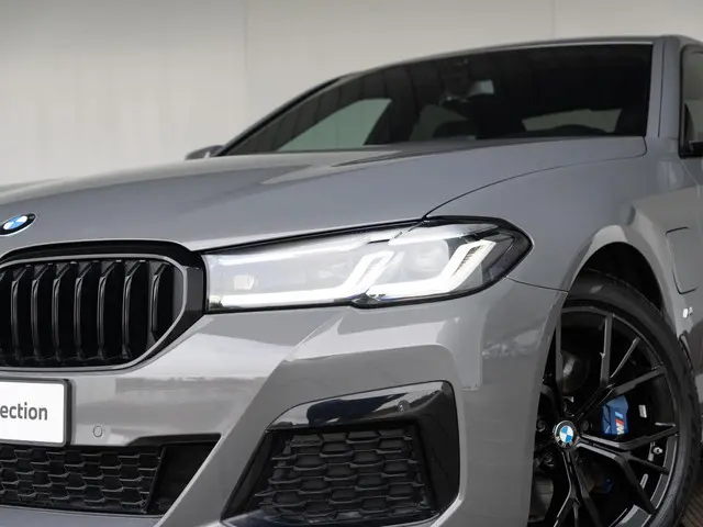 BMW 5 Serie Sedan 530e 2021 Hybride Benzine 13