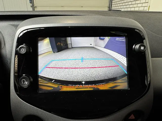 Toyota Aygo 1.0 VVT-i x-play automaat 2021 Benzine 23