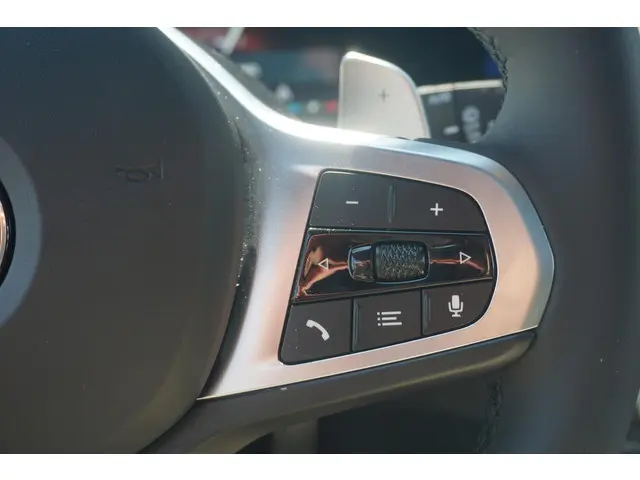 BMW 3 Serie Touring 320i 2024 Benzine 15