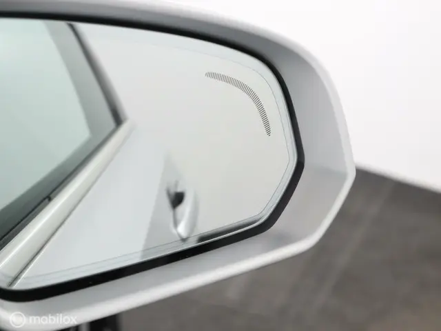 Volvo V90 2.0 T4 R-Design | ACC | PILOT | LEER | 2019 Benzine 43
