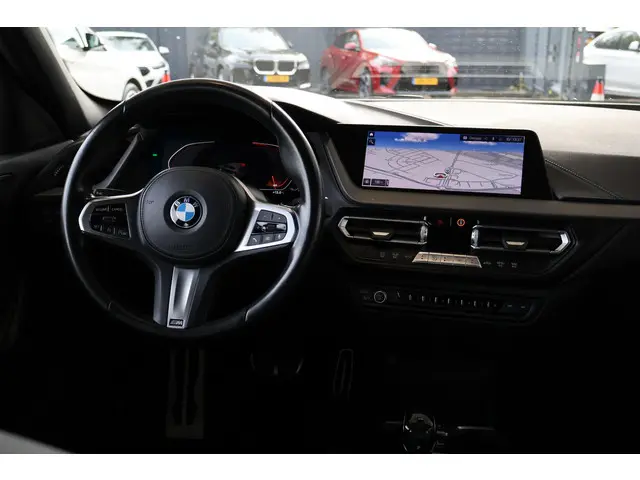 BMW 1 Serie 118i Executive Edition 2020 Benzine 10