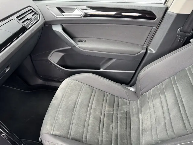 Volkswagen Touran 1.4 TSI Highline 2016 Benzine 18