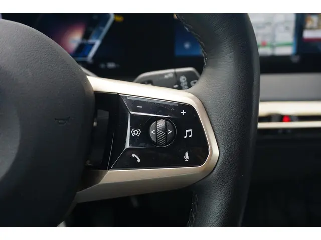BMW iX xDrive40 2021 Elektrisch 15