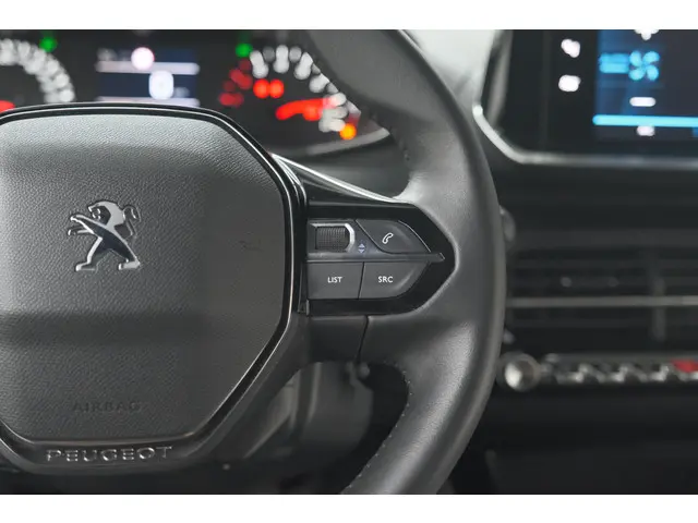 Peugeot 2008 PureTech 130 Active 2023 Benzine 31