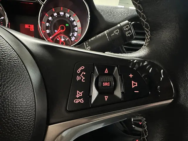 Opel ADAM 1.4 Glam 2013 Benzine 16