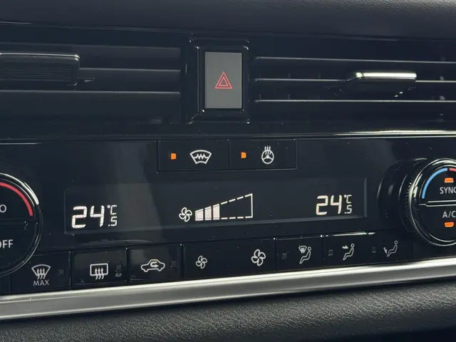 Nissan QASHQAI 1.3 MHEV N-Connecta 2025 Benzine 22