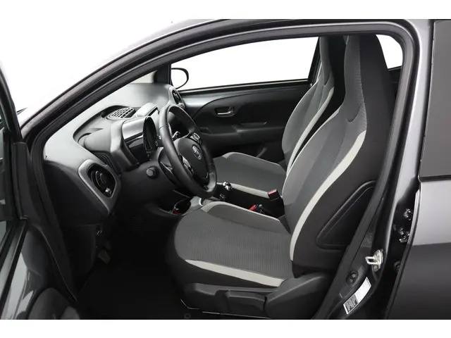 Toyota Aygo 1.0 VVT-i x-play 2021 Benzine 17