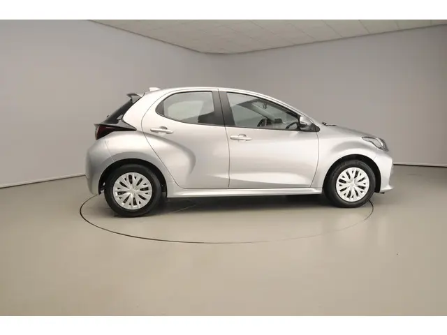 Toyota Yaris 1.5 Hybrid Active 2022 Hybride Benzine 4