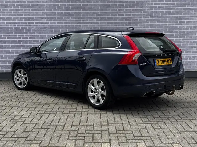 Volvo V60 2