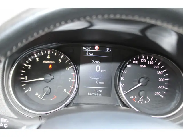 Nissan QASHQAI 1.2 Connect Edition 2015 Benzine 16