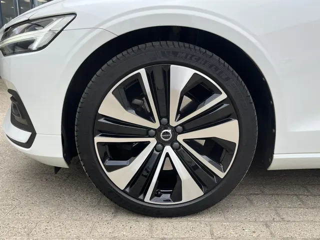 Volvo V60 2.0 B3 Business Pro 2020 Benzine 55