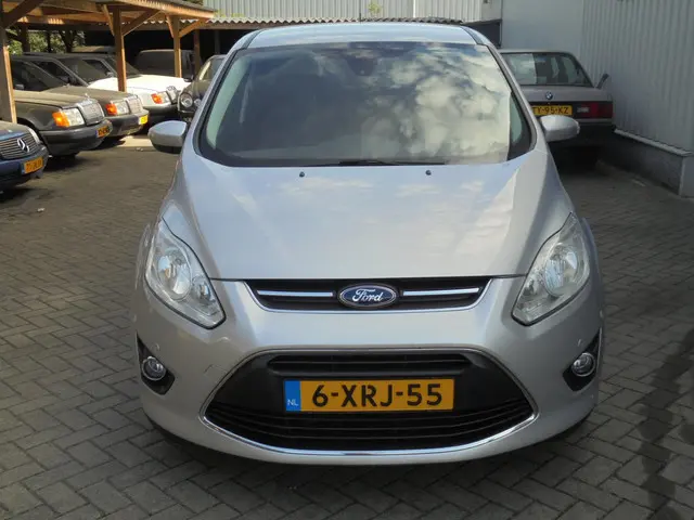 Ford C-MAX 1.0 Titanium APK TREKHAAK 2013 Benzine 13
