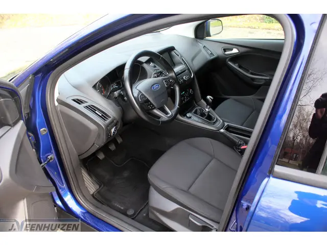 Ford Focus Wagon 1.0 Lease Edition 2017 Benzine 12