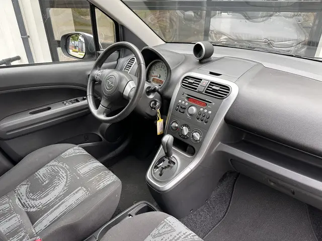 Opel Agila 1.2 Edition 2012 Benzine 3