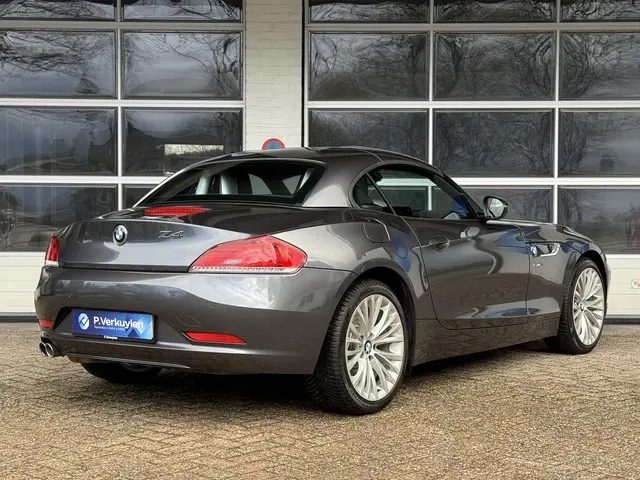 BMW Z4 Roadster sDrive18i Executive 2014 Benzine 8