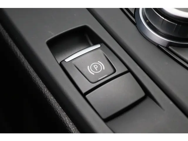 BMW X1 xDrive25e Executive 2021 Hybride Benzine 47
