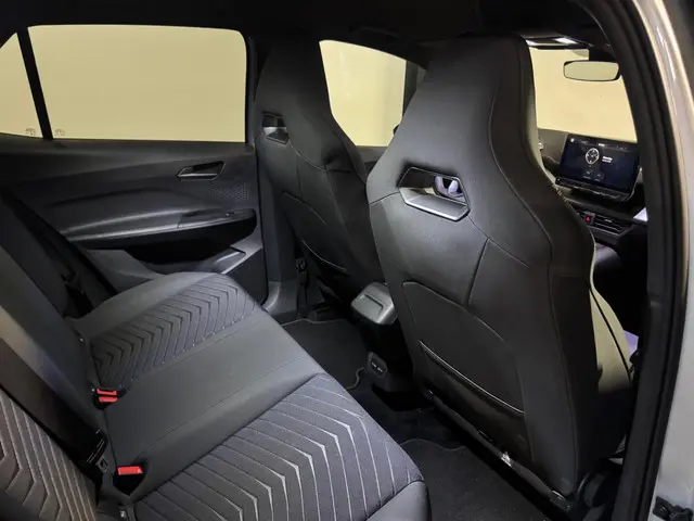 CUPRA Born Business 62 kWh KEYLESS CAM 2023 Elektrisch 16