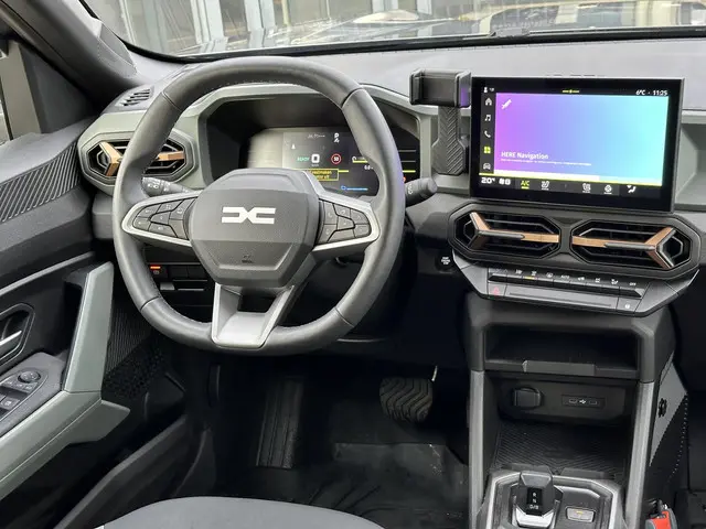 Dacia Duster Extreme Hybrid 140 2025 Hybride Benzine 8