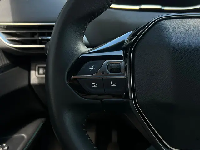 Peugeot 5008 1.2 PureTech Allure 2024 Benzine 26