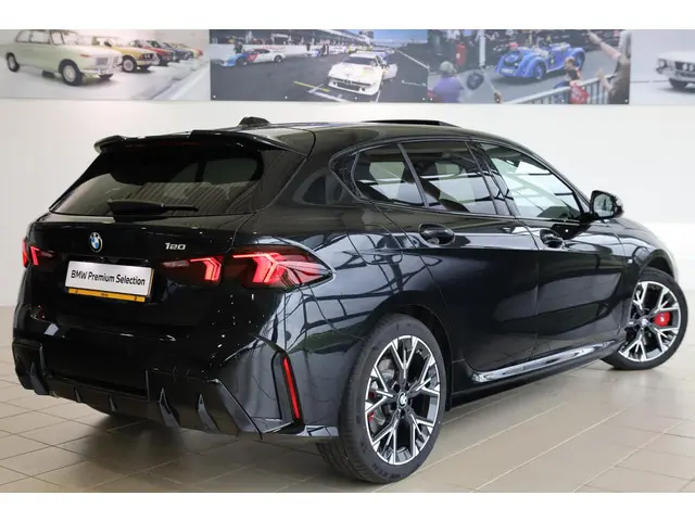 BMW 1 Serie 120 2025 Benzine 2