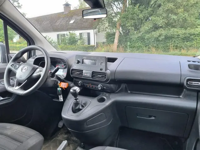 Opel Combo Tour 1.2 T. L2H1 Edit. 7p 2019 Benzine 14