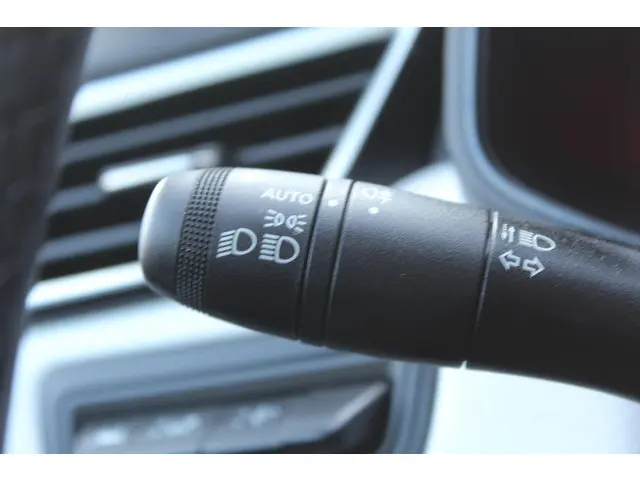 Renault Clio 1.0 TCe 90 Evolution 2023 Benzine 27