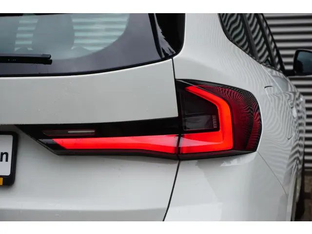 BMW X1 sDrive18i 2023 Benzine 23