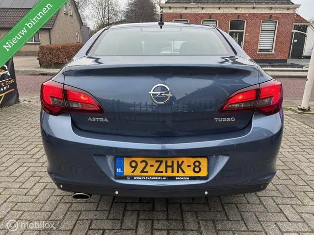 Opel Astra 1.4 Turbo Edition | AIRCO | CRUISE | 2012 Benzine 4