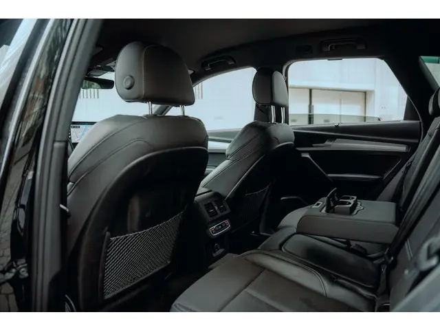 Audi Q5 50 TFSI e S edition 2021 Hybride Benzine 22