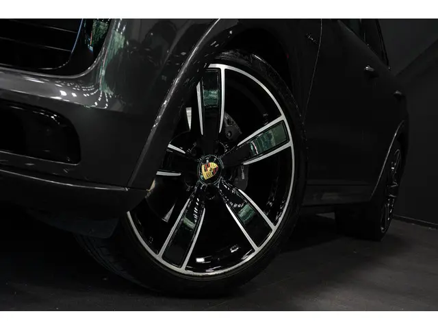 Porsche Cayenne 3.0 E-Hybrid 2021 Hybride Benzine 16