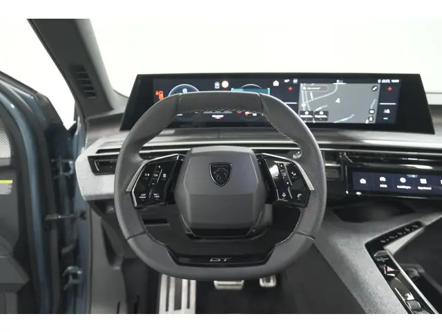 Peugeot 3008 1.2 Hybrid 145 GT 2025 Hybride Benzine 31