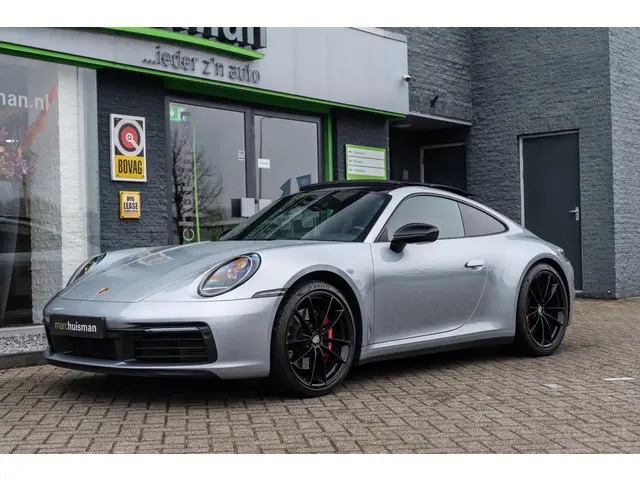 Porsche 911 3.0 Carrera 4S 2021 Benzine 33