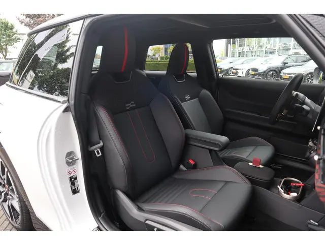 MINI 3-Deurs Cooper S 2024 Benzine 8