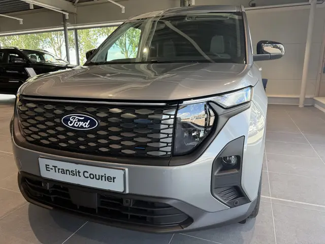 Ford E-Transit Courier Limited 44 kWh 2026 Elektrisch 5