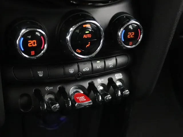 MINI 5-Deurs One 2022 Benzine 11