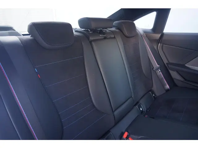 BMW 2 Serie Gran Coupé M235 xDrive 2026 Benzine 16