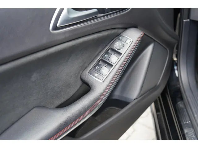 Mercedes-Benz A-Klasse AMG 45 4MATIC 2016 Benzine 16