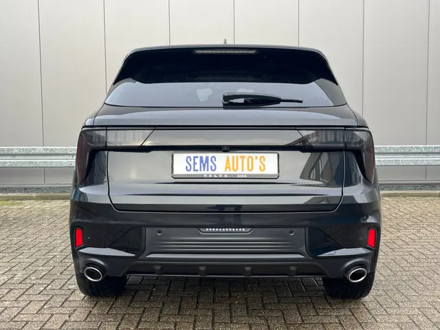 Lynk & Co 01 1.5 Pano / Key Less / NAP 2023 Hybride Benzine 4