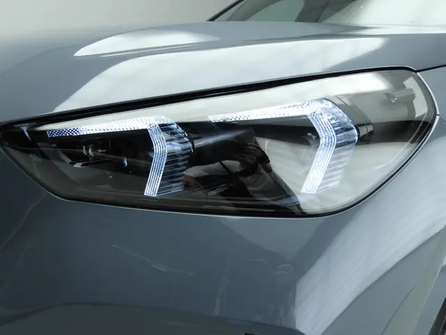 BMW X1 xDrive25e 2025 Hybride Benzine 48