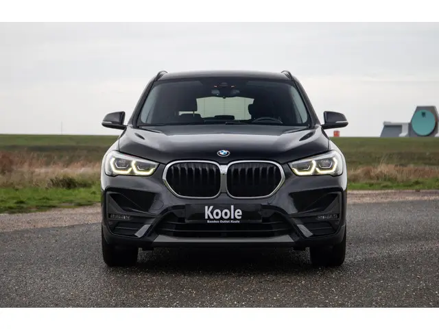 BMW X1 xDrive25e Executive 2021 Hybride Benzine 7