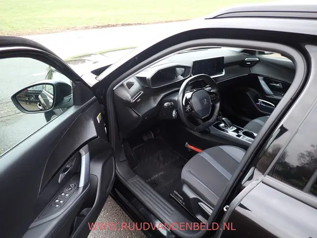 Peugeot e-2008 EV Allure 50 kWh 2020 Elektrisch 8