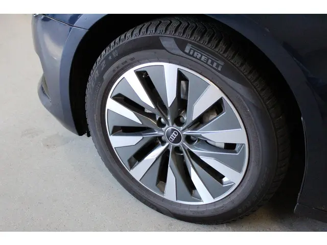 Audi A6 Avant 40 TFSI Pro line 2022 Benzine 4