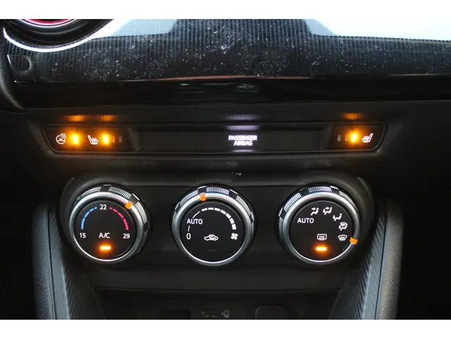 Mazda 2 1.5 e-SkyActiv-G 90 Homura 2024 Benzine 23