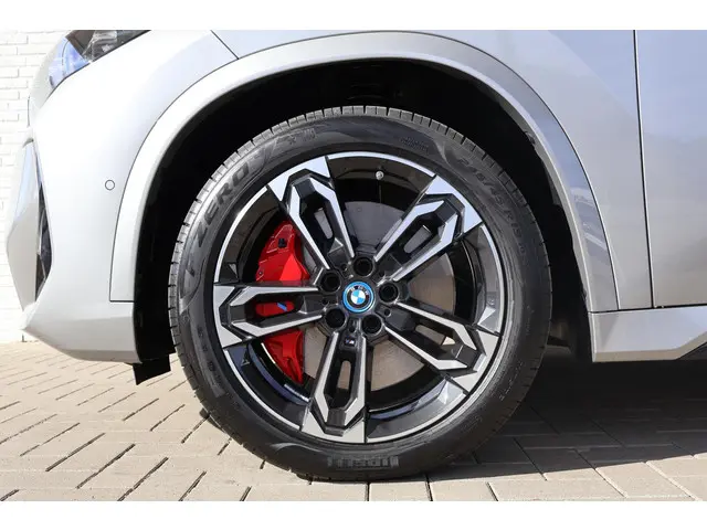 BMW iX1 xDrive30 2025 Elektrisch 6