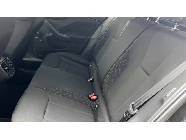 Škoda Kamiq 1.0 TSI Ambition 2023 Benzine 28