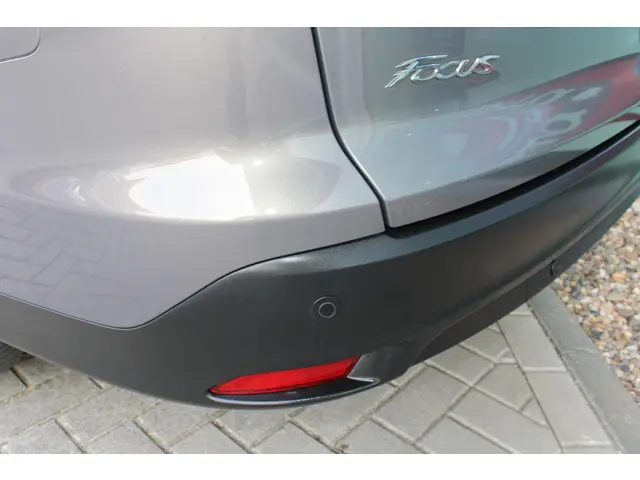 Ford Focus Wagon 1.0 EcoBoost Trend Sport 2012 Benzine 28