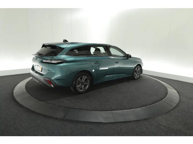 Peugeot 308 SW PureTech 130 EAT8 Active Pack 2022 Benzine 8