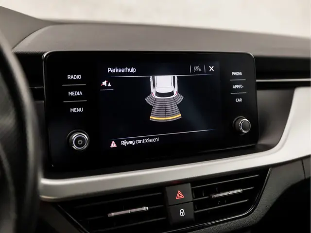 Škoda Kamiq 1.0 TSI Sport 2020 Benzine 24